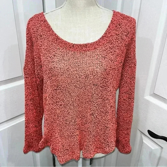 Splendid pink black scoop neck pullover sweater - Picture 2 of 8